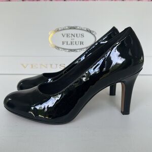Women’s Clark’s Heavenly Star Patent Leather Pumps  Size: 9.5